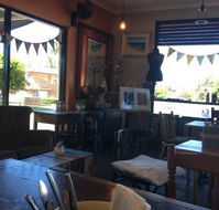 Two Birds Gallery Cafe - Accommodation Main Beach