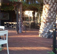 McDougal Wines / St Elmo Cafe - Accommodation Main Beach