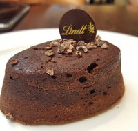 Lindt Chocolate Cafe - Accommodation Main Beach
