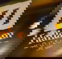 The Hallam Hotel - Accommodation Main Beach