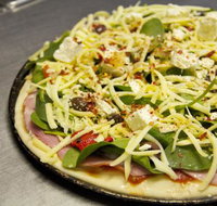 Vinnies Pizza Boys - Accommodation Main Beach