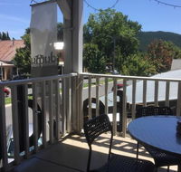 Dumu Balcony Cafe - Accommodation Main Beach