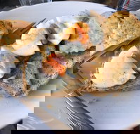 Maggie's Coffee Lounge - Accommodation Main Beach