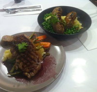 The Flag - Accommodation Main Beach