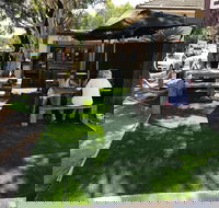 Cafe La Hoot - Accommodation Main Beach