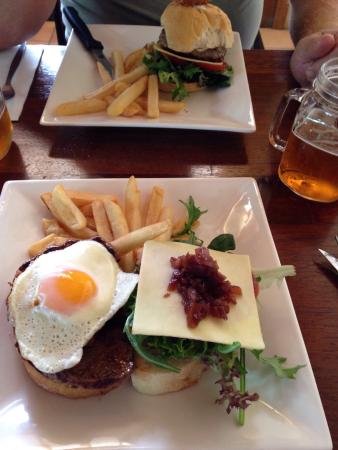 Glenrowan Hotel - Accommodation Main Beach 0