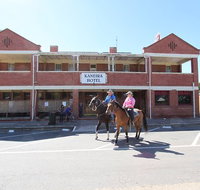 Kaneira Hotel Restaurant - Accommodation Main Beach