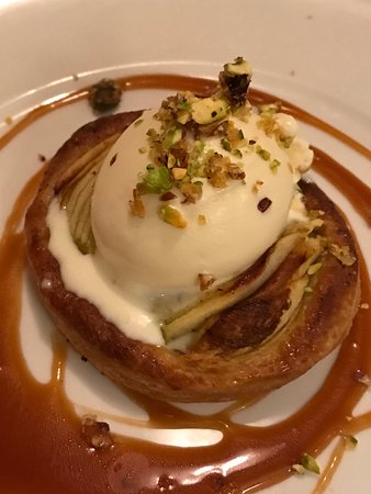 Cafe Lyon - Accommodation Main Beach 0