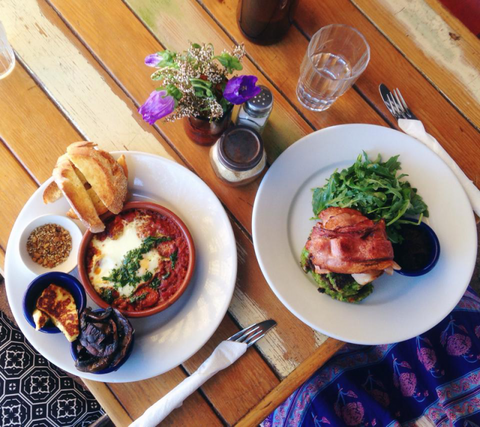 The Shak Organic Cafe & Wine Bar - Accommodation Main Beach 4