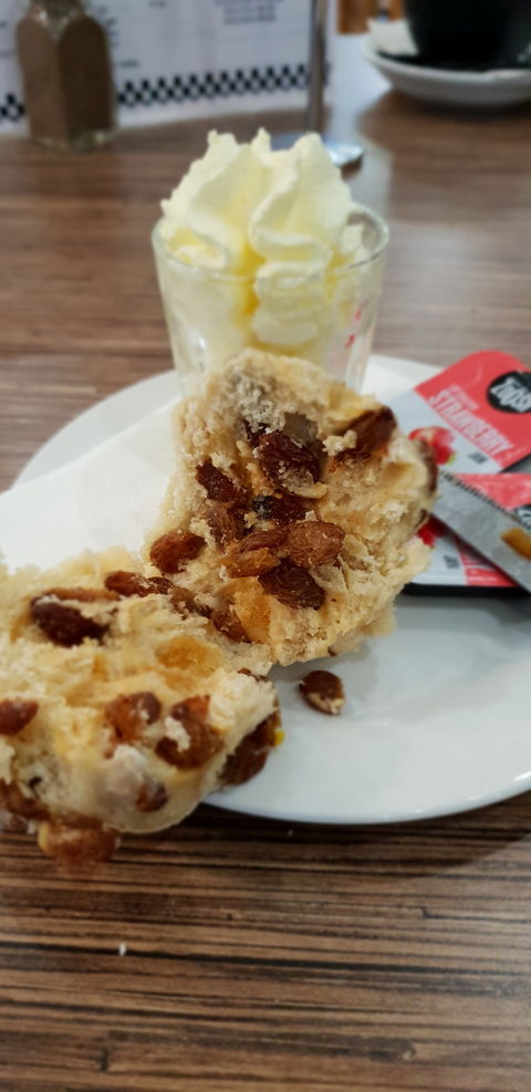 Degani Bakery Cafe - Accommodation Main Beach 0