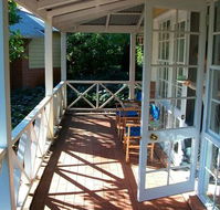 Two Sisters  A Chef - Accommodation Main Beach
