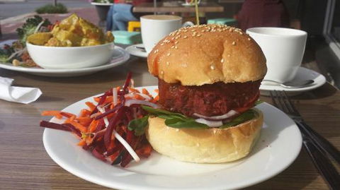 Veggie Mama - Accommodation Main Beach 0