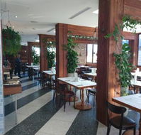 Bath Arms Hotel  Fillippos Restaurant - Accommodation Main Beach