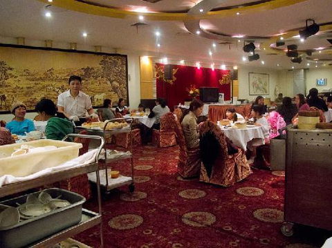 Great Century Restaurant - Accommodation Main Beach 0