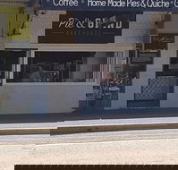 The Pie and Grind Bakehouse - Accommodation Main Beach