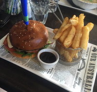 Cafe Loftus - Accommodation Main Beach