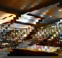 George's Gourmet Pizzeria - Accommodation Main Beach