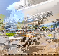 The Boathouse Bar  Restaurant - Accommodation Main Beach