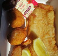 Wallacia Take Away - Accommodation Main Beach