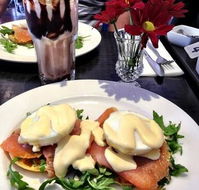 Grapevine Cafe - Accommodation Main Beach