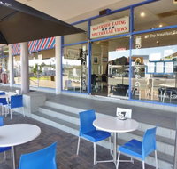 GJs Bay Cafe  Grill - Accommodation Main Beach