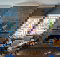 Lime Leaves - Accommodation Main Beach