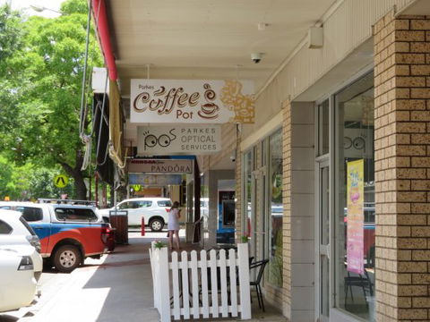 Parkes Coffee Pot - Accommodation Main Beach 0