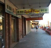 The Bake  Break Coffee Bar - Accommodation Main Beach