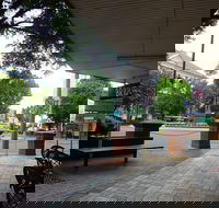 The Bridge Coffee Lounge - Accommodation Main Beach