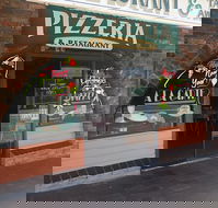 Anna  Sam Pizzeria Restaurant - Accommodation Main Beach