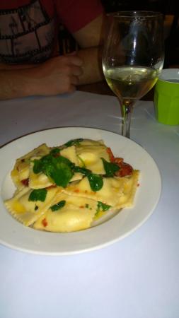 Friends Pizza Restaurant - Accommodation Main Beach 0