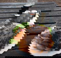 The Charcoal Inn - Accommodation Main Beach