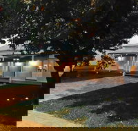 The Cottage - Accommodation Main Beach