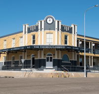 The Thoroughbred - Accommodation Main Beach