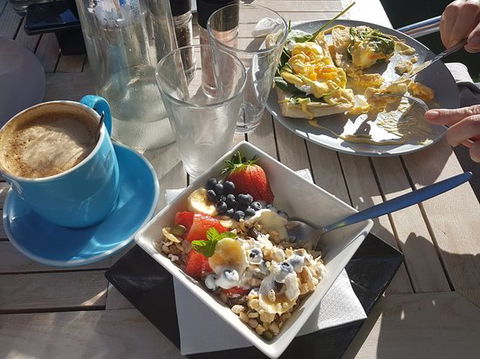 Crave At Bonnys - Accommodation Main Beach 0