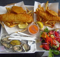 Innes' Boatshed - Accommodation Main Beach