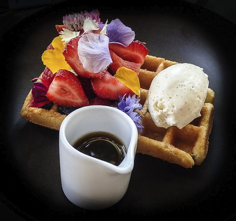 R.coffee - Accommodation Main Beach 0