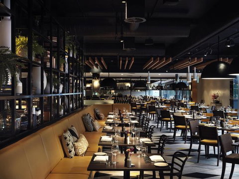 Capitol Bar And Grill - Accommodation Main Beach 0