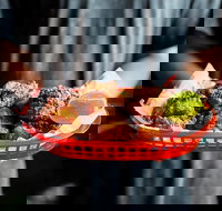 Bad Betti's - Accommodation Main Beach