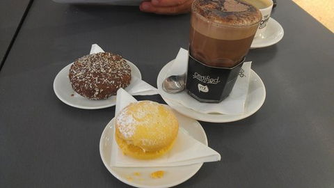 Coffee Club - Accommodation Main Beach 0