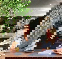 Old Johns - Accommodation Main Beach