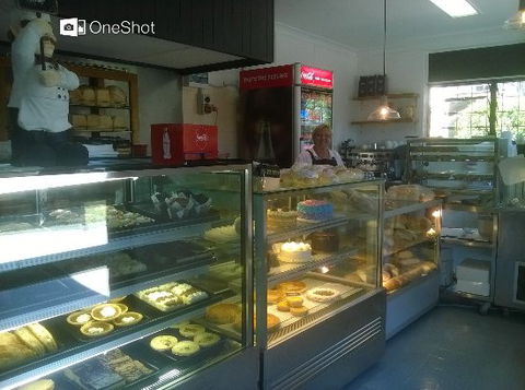 Old Mates Bakery & Cafe - Accommodation Main Beach 0