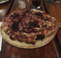 The Lighthouse Pub - Accommodation Main Beach