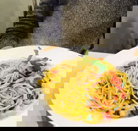 Avanti Pizzeria Restaurant - Accommodation Main Beach