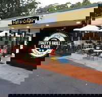 Salty's Grill  Cafe - Accommodation Main Beach
