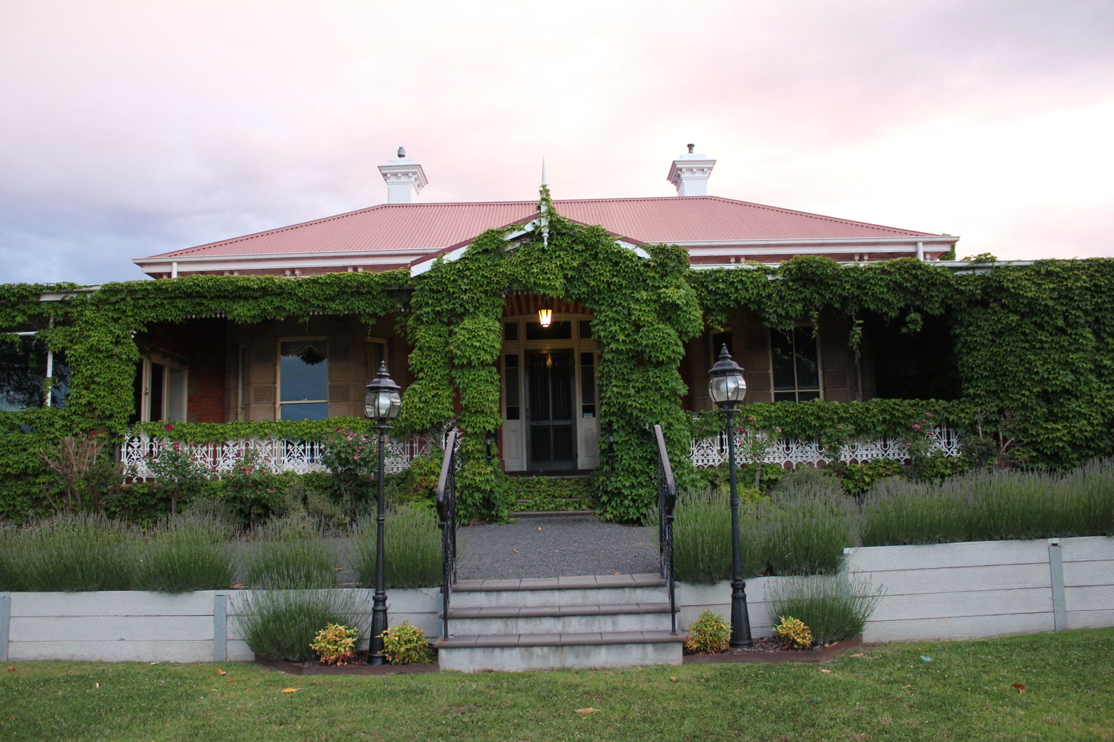  Accommodation Main Beach