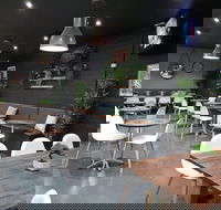 Bistro 6 - Accommodation Main Beach