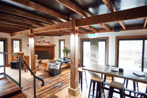 The Whiskery - Accommodation Main Beach 1