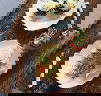 Tony's Fish Shop - Accommodation Main Beach