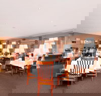 Trappers Restaurant - Accommodation Main Beach